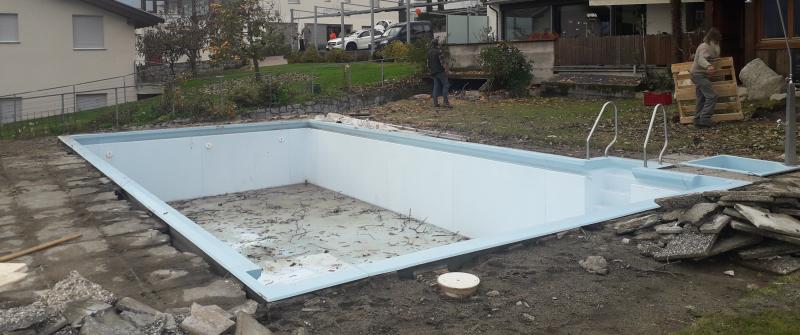 Wir bauen um!